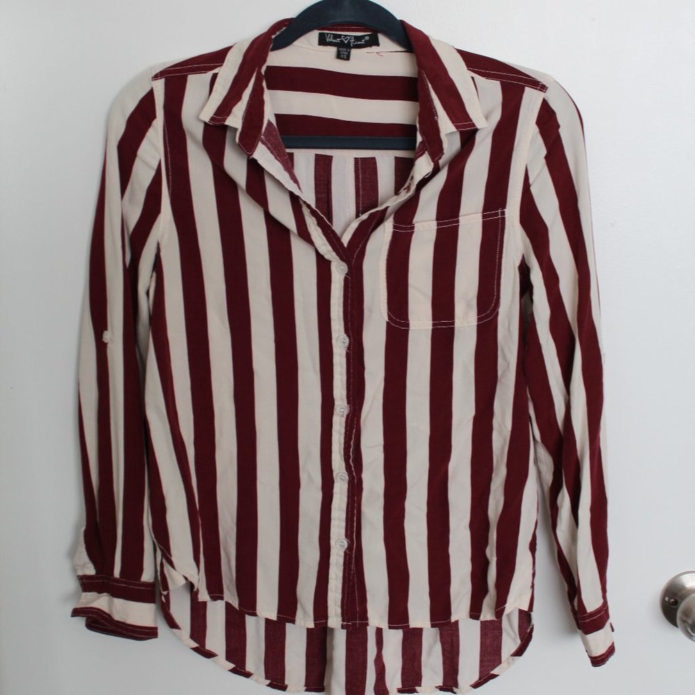 VELVET HEART MAROON & WHITE STRIPED BUTTON UP W/ ROLL UP STRAPS IN SIZE X-SMALL